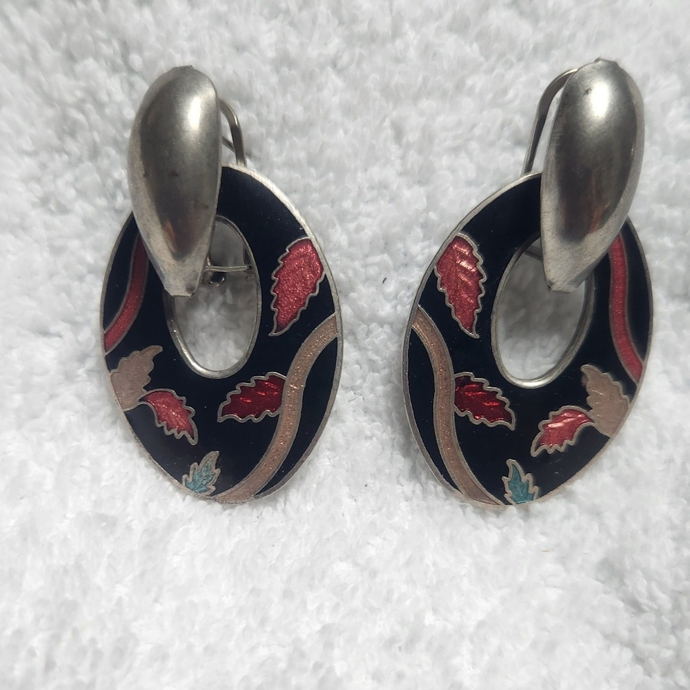 Vintage Black‎ Enamel Leaf Oval Drop Earrings Silver Tone Omega Back N43